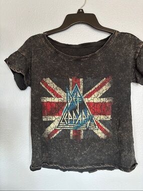 DEF LEPPARD Rock Band Graphic T Shirt. Size medium.